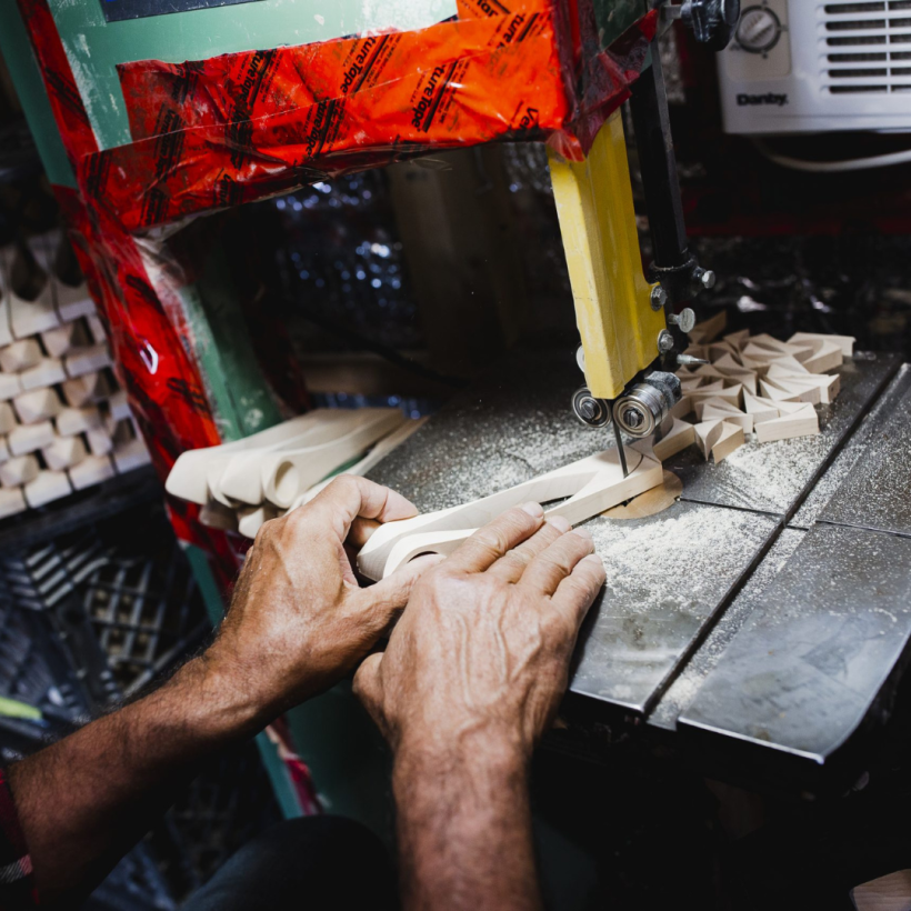 Handmade musical spoons in Québec city, Canada