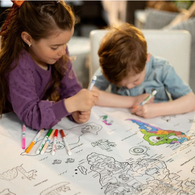 Tablecloth to color - world map