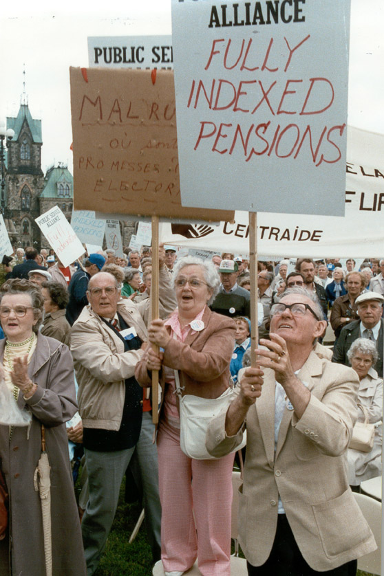 Solange Denis protesting on Parliment Hill - Wayne Cuddingham (photographer) - Southam News, Ottawa Citizen, #85-3138R3