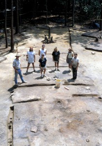 Vestiges archéologiques d’une habitation en poteaux-sur-sole, Vieux-Mobile (Alabama)