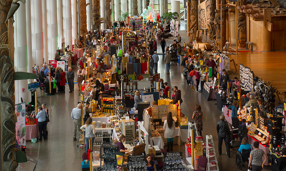 Exposantes dans la Grande Galerie